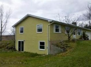 1161 S Newaygo Rd, Casnovia, MI 49318