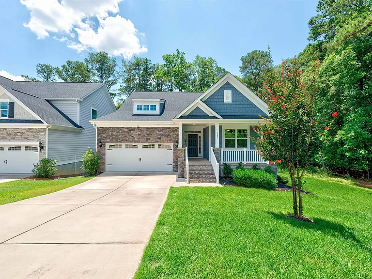 300 Sunnycrest Ln — Photo 3