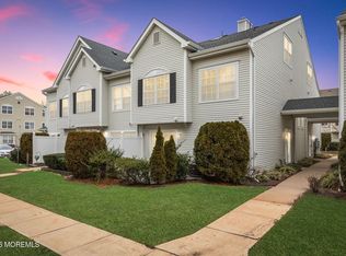 47 Winged Foot Ct, Howell, NJ 07731