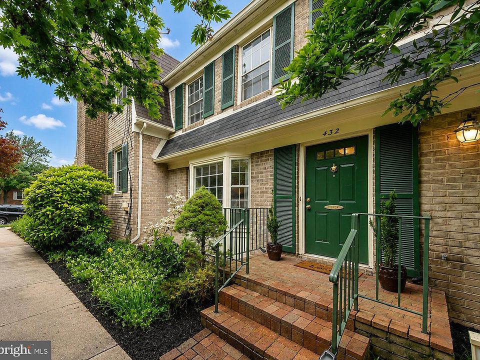 1st image of 432 N Park Dr