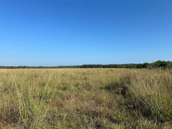 60 Minnie West Rd, Hull, TX 77564