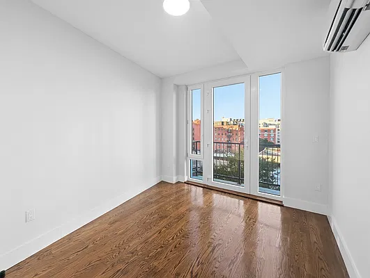 Bedroom, photo 2