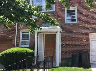8208 Brevoort St, Jamaica, NY 11415