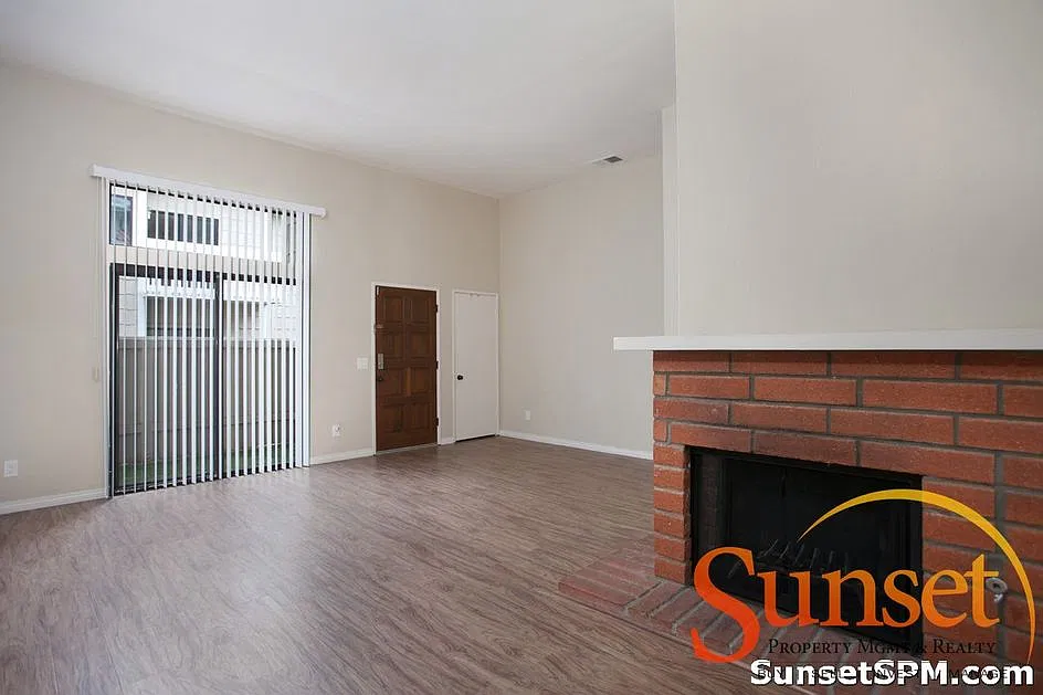 2 bed, 2.5 bath, 1720 sqft, $3,650 — Photo 3
