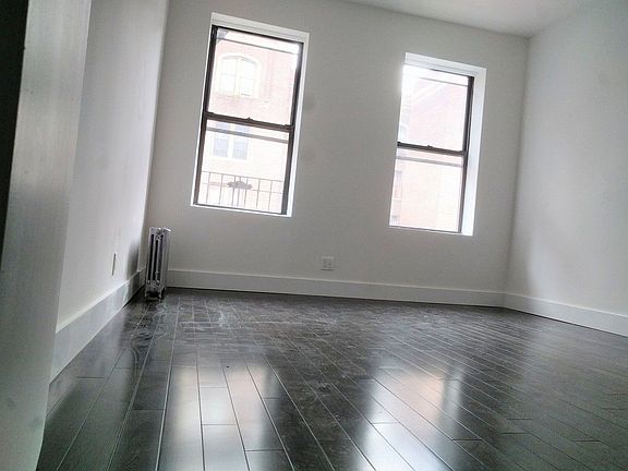 5th image of 2025 Regent Pl APT D8