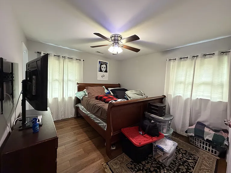 3710 Robinson St — Photo 19