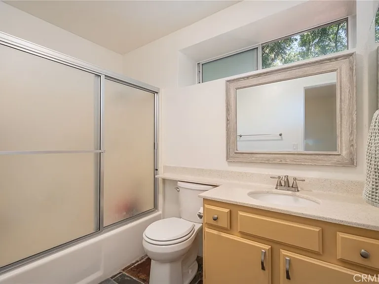 3966 Cochran St — Photo 10