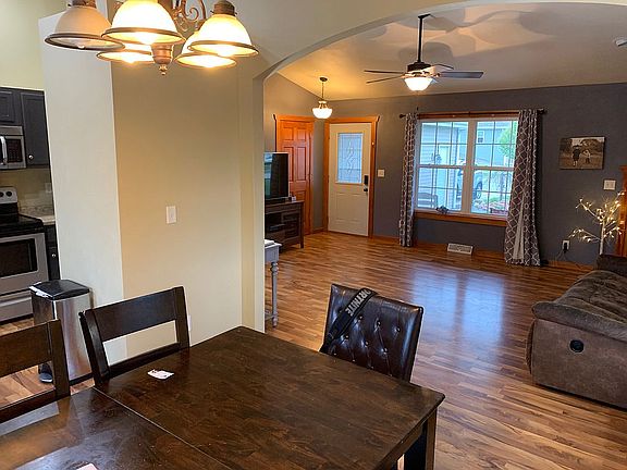 2nd image of 582 Eagles Nest Dr