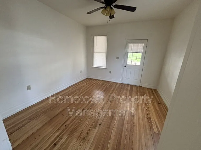 1135 E Chestnut St — Photo 14