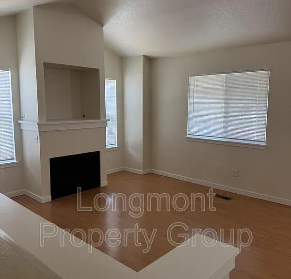 719 Thornwood Way — Photo 4