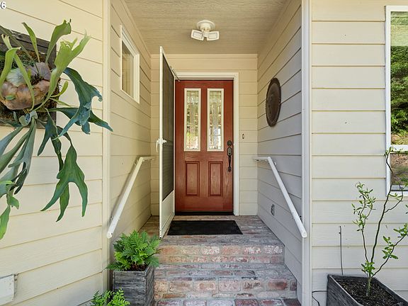 3rd image of 17146 Mountain Dr