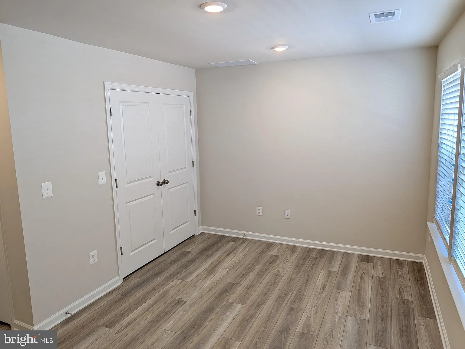 3 bed, 2.5 bath, 1794 sqft, $2,200 — Photo 4