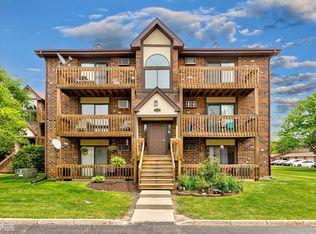 439 Berkshire Dr APT 36, Crystal Lake, IL 60014