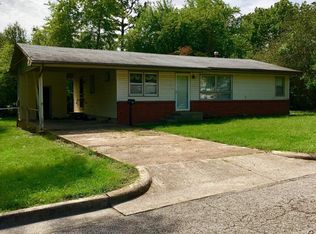 706 Eads St, West Plains, MO 65775