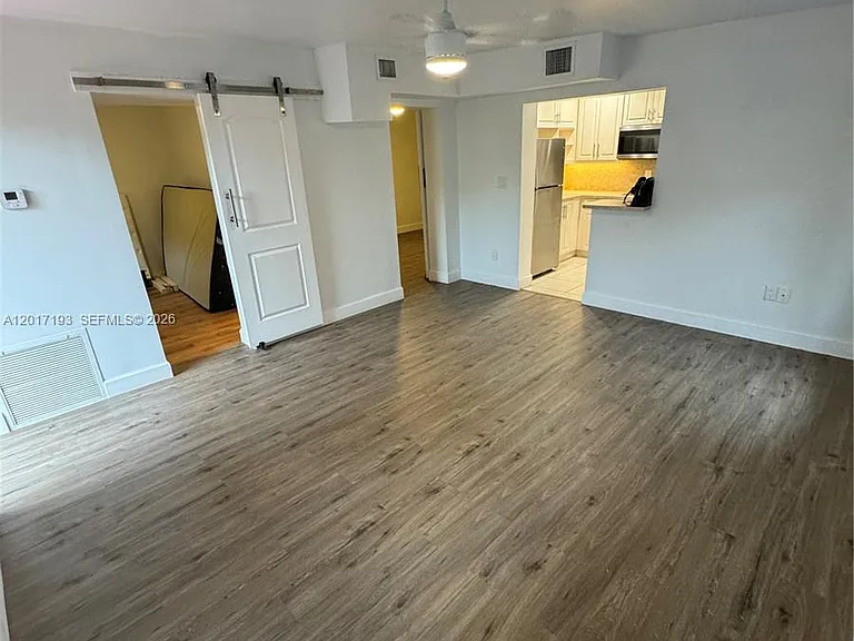 235 SW 64th Ave #2B — Photo 2