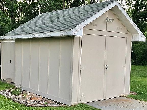 5th image of 107 Mulbarger Ln