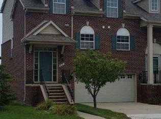 13151 Golf Pointe Dr, Taylor, MI 48180