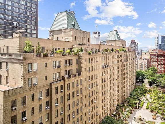 3rd image of 322 W 57th St APT 19C