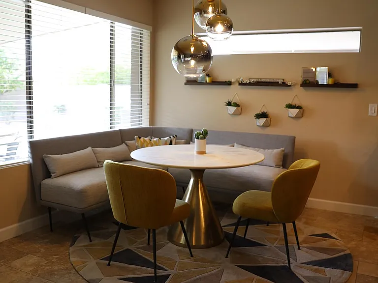 N 48th Pl — Photo 11