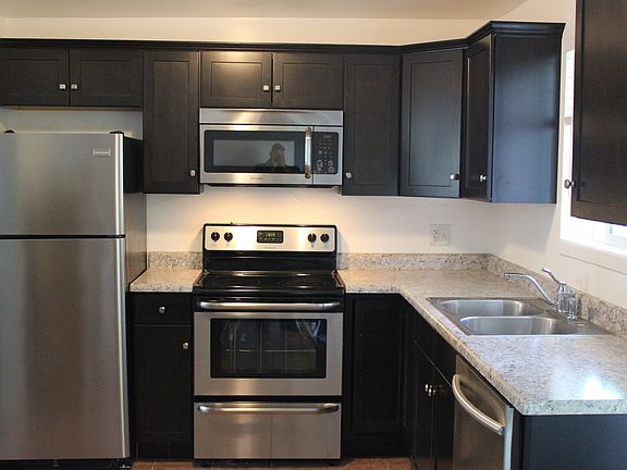 2nd image of 572 W Gardenia Dr