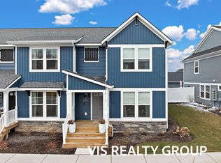 6622 S Square Ln, Rockford, MI