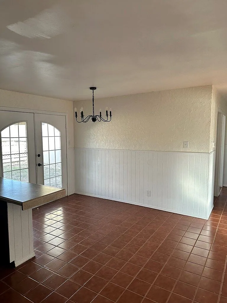 3 bed, 2.0 bath, 1296 sqft, $2,000 — Photo 4