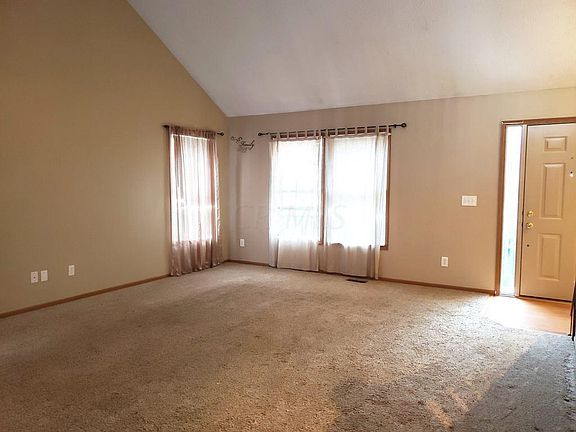 4th image of 755 Barberry Spur Ave