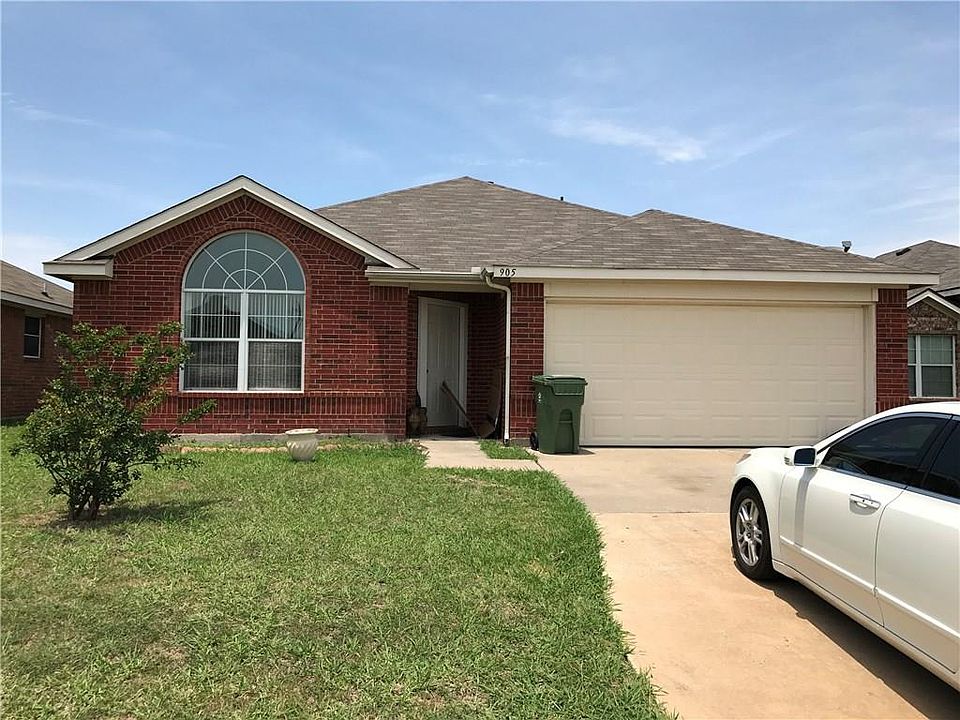 1st image of 905 Plumeria Dr