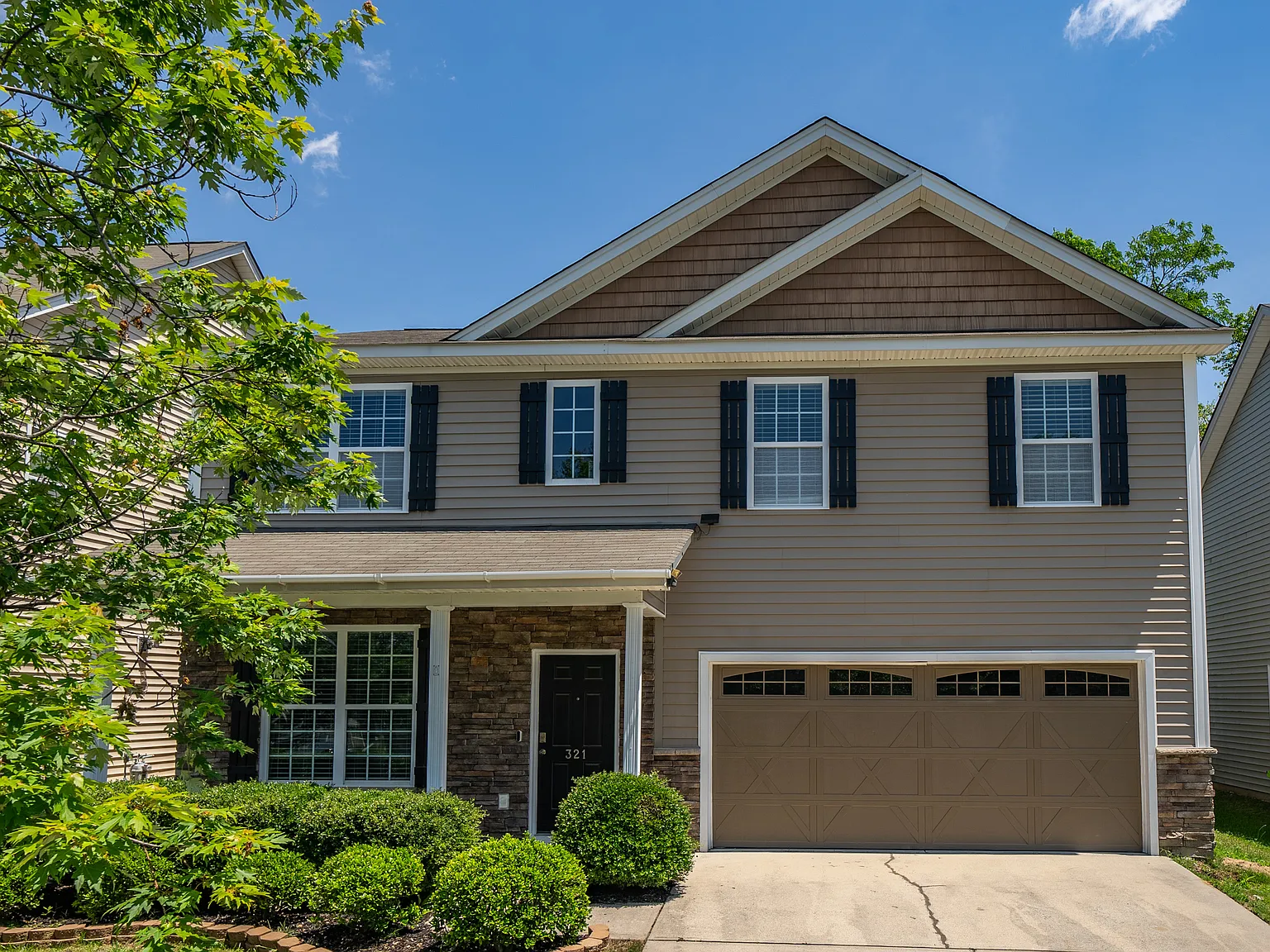 4 bed, 2.5 bath, 2281 sqft, $2,295 — Photo 1