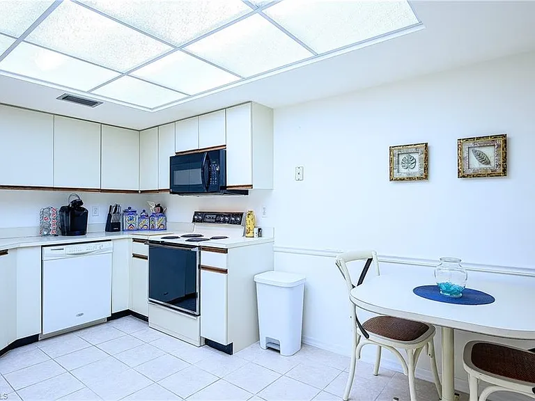 565 Beachwalk Cir #T-104 — Photo 12