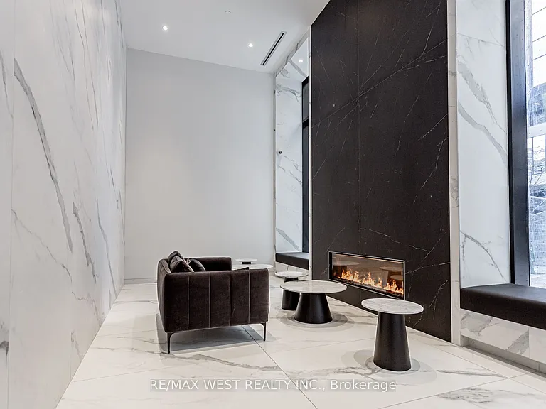 20 Edward St #403 — Photo 8