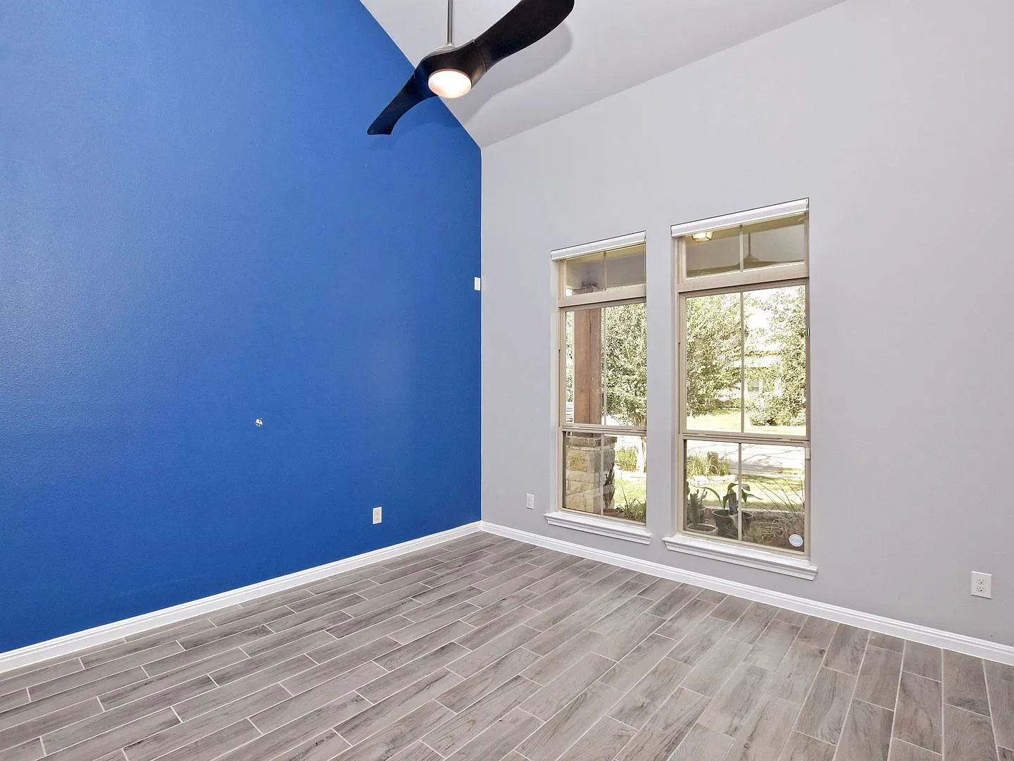 2005 Garretts Way, Manchaca, Texas 78652 — Photo 3