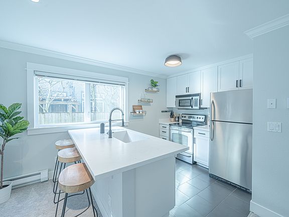 5th image of 337 2nd Ave S APT 101