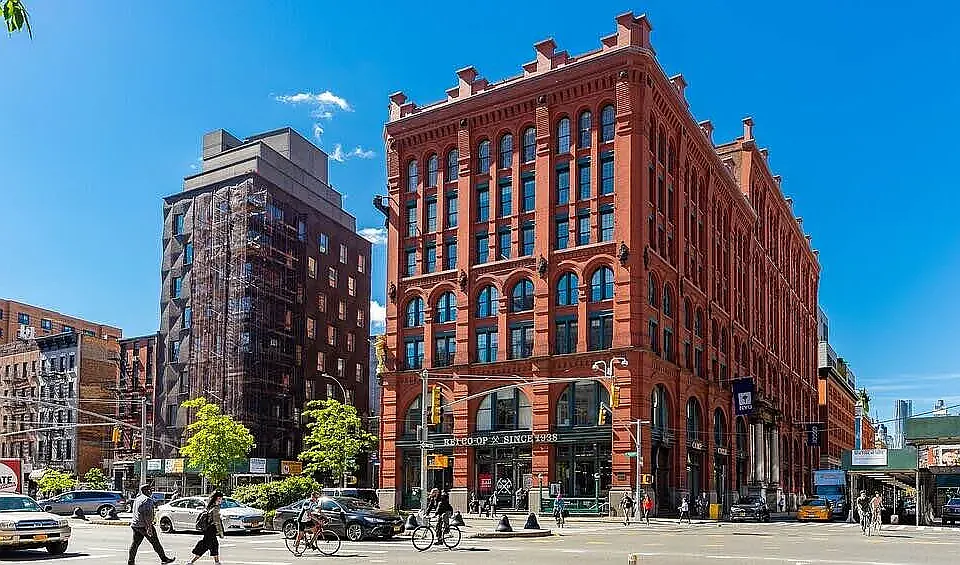 184 Lafayette St #4