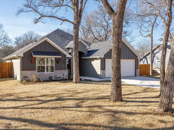 3124 Sky Harbour Dr, Granbury, TX 76049