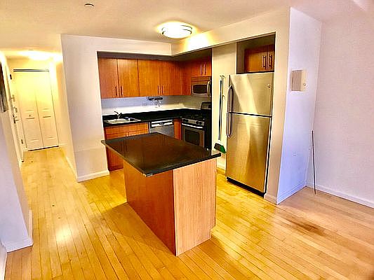 3rd image of 20 West St #30AA