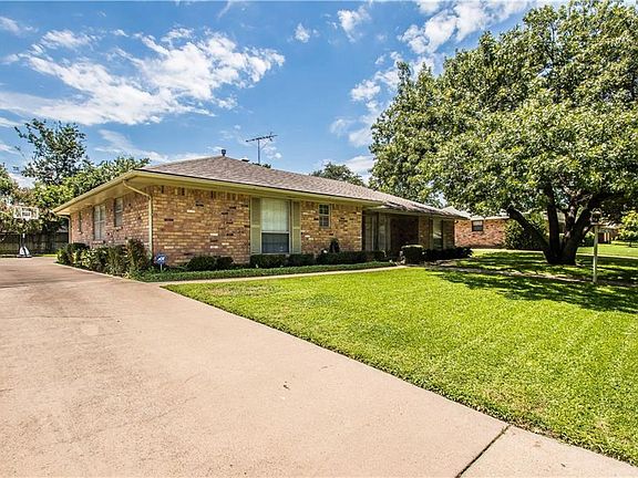 3rd image of 3413 Lawndale Ave