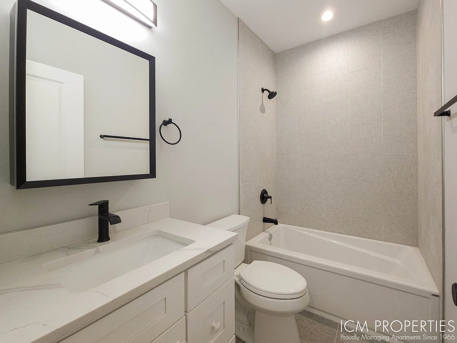2 bed, 925 sqft, $2,950 — Photo 3