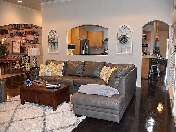 4th image of 2717 Crooked Stick Dr
