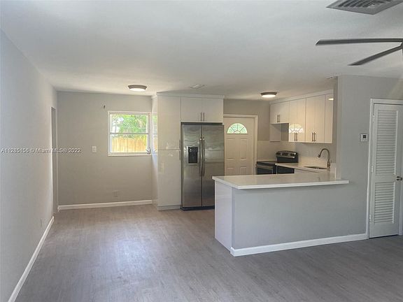 3rd image of 2380 NE 8th Ave #0