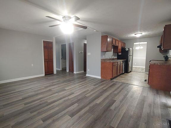 5th image of 988 Tivoli Ln
