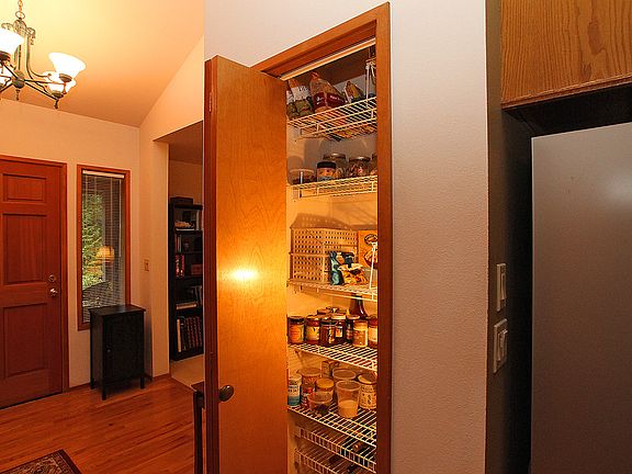 4th image of 45665 SE 129th St