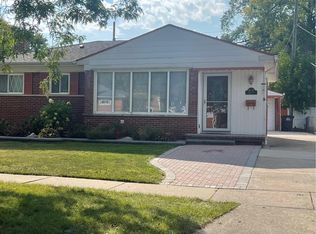 8232 Bailey St, Taylor, MI 48180