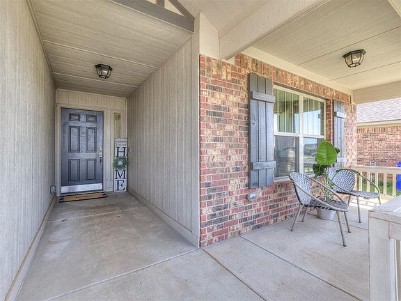 5th image of 822 Barbaroot Dr