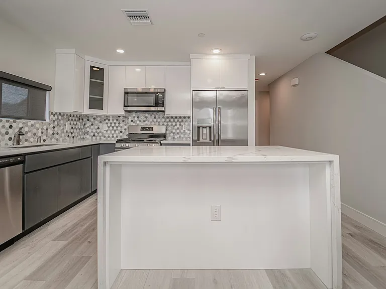 1321 Bates Ave #1323 — Photo 27