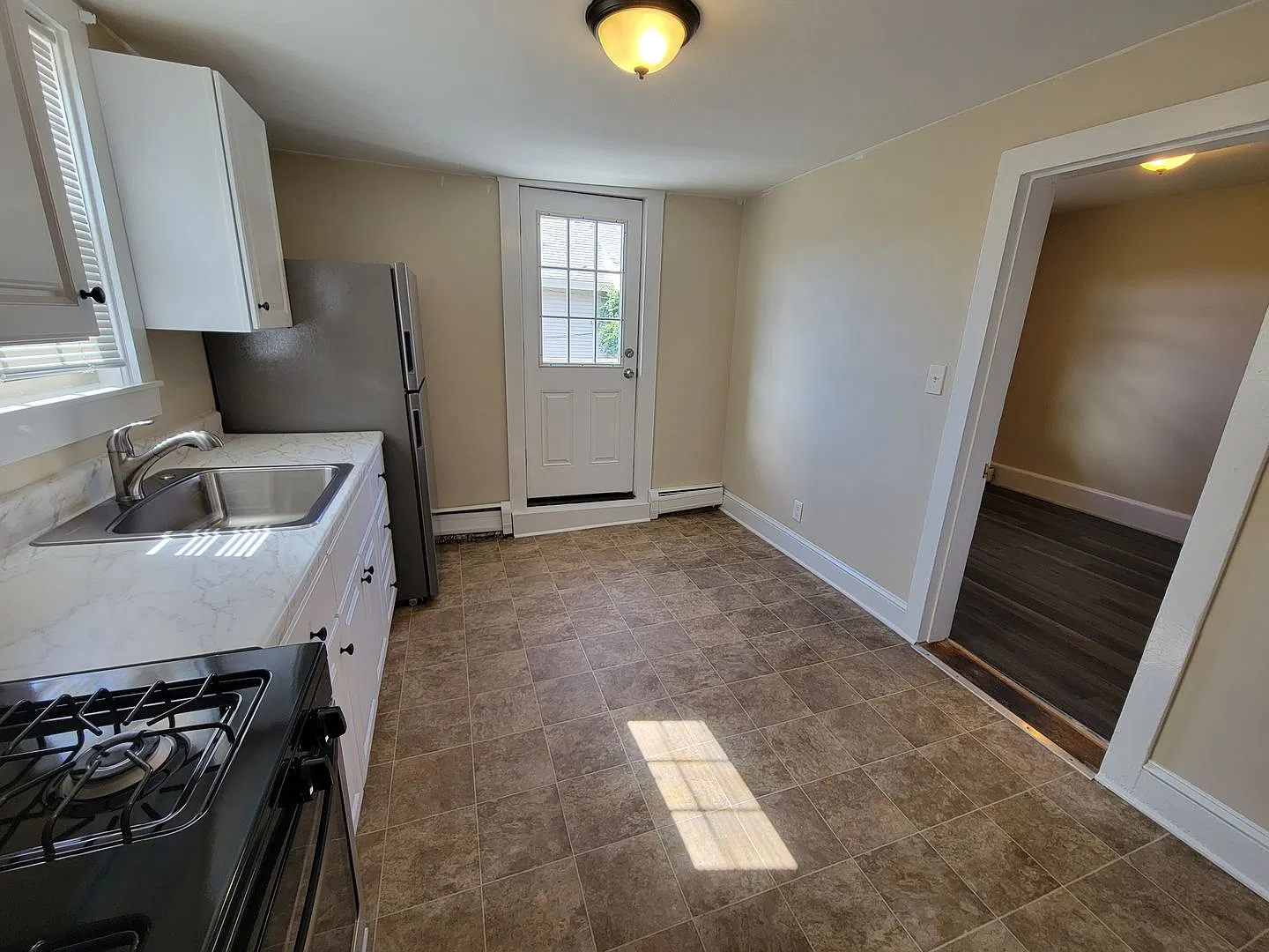 305 Amherst St — Photo 2