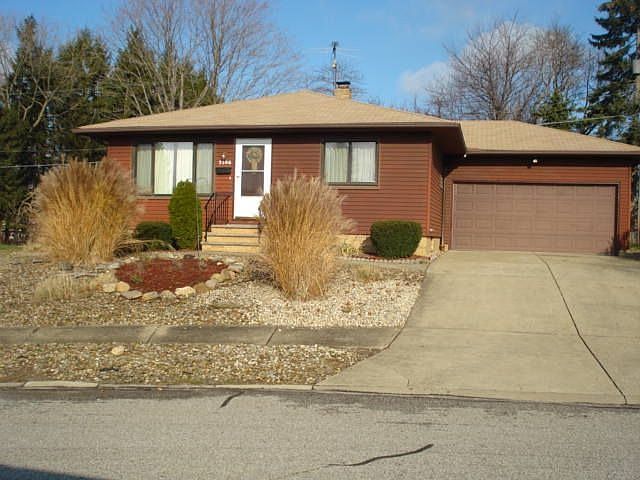 1st image of 3306 Woodlawn Dr