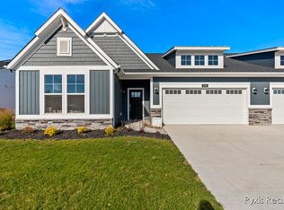 1009 S Cove Cir, Whitehall, MI