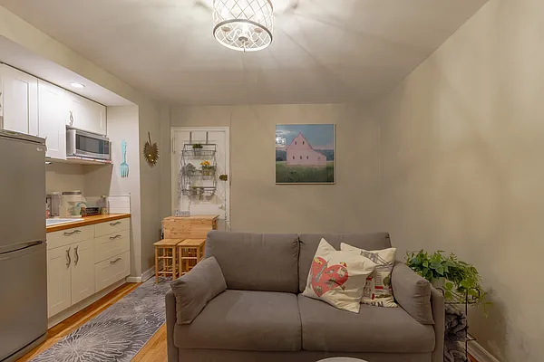 Rented by Compass | media 2