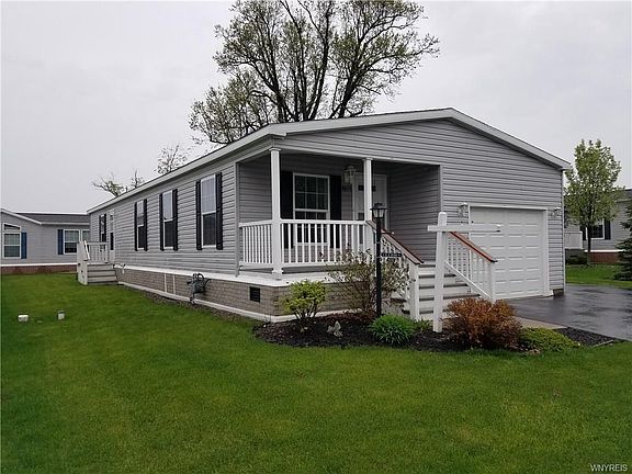 3rd image of 4658 Hampstead Dr
